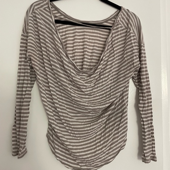 BCBGMaxAzria long sleeve scoop back top - Picture 3 of 5